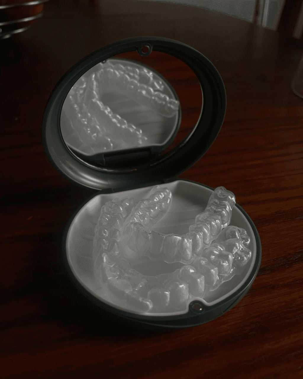 Bespoke, made-to-measure whitening trays in Denstudio case